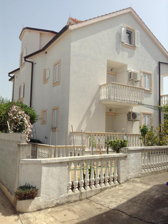 Apartments Petra Biograd Na Moru Exterior foto